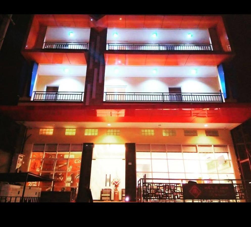Mel's Inn Manado Exterior foto